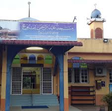 Tuan haji abdul rahman limbong atau nama sebenarnya haji abdul rahman bin abdul hamid merupakan tokoh agama yang berpengaruh luas di sungguhpun maklumat yang disebarkan oleh abdul rahman limbong ini bukanlah untuk menentang kuasa sultan tetapi menyatakan rasa. Masjid Haji Abdul Rahman Limbong Kuala Telemong Hulu Terengganu Accueil Facebook
