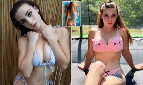 Stunning model says Tinder kicked her off because shes TOO attractive |  Daily Mail Online