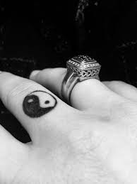 Yin Yang Finger Tattoo Yin Yang Fingertattoo Tattoo Yin Yang Tattoos Yin Yang Tattoo Meaning Finger Tattoos