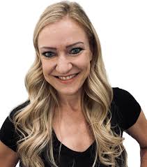 Renee Bruns's Instagram, Twitter & Facebook