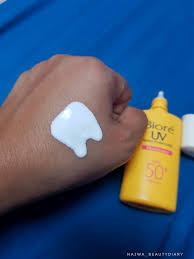 Biore uv perfect face milk spf50+ pa+++ (30ml) if you're looking for an affordable and effective sunblock, biore uv perfect face milk spf 50+ pa+++ makes the mark.it's liquid based, being milky in texture but is ultra light leaving a sheer natural finish with no white residue nor sticky feel. Biore Uv Perfect Protect Milk Review Beauty Memo