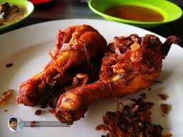 In this video, we headed over to deens maju nasi kandar in. Nasi Kandar Gani Maju Batu Maung