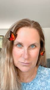 Holly Lacombe's Instagram, Twitter & Facebook