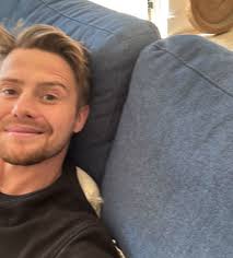 Mikey Pembroke (@mikeypembroke) • Instagram photos and videos