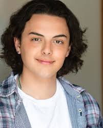 Ethan Kemper's Instagram, Twitter & Facebook