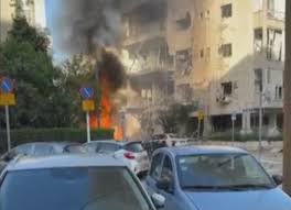 6 people lightly hurt as Tel Aviv hit in Iranian missile attack