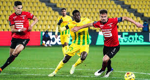 Rennes vs nantes prediction, odds and betting tips (22/08/2021) rennes hosts nantes in the third match of the 2021/22 ligue 1 season on 22 nd august 2021. Ligue 1 Rennes Nantes Les Compos Probables Et Les Absents