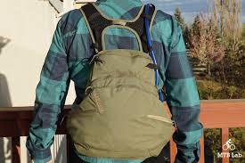 Camelbak helps you determine your ideal level of hydration. Camelbak Skyline Lr 10 Hydration Pack Review The Mtb Lab