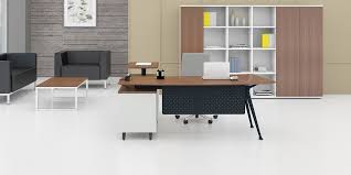 Counter height tables are also great for quicker, more casual meetings. Best Work Table For Office Use In India Hyderabad Monarchergo