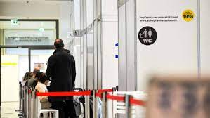 Betrieben wird es vom regionalverband als träger des öffentlichen gesundheitsdienstes. Corona Impfung So Liefen Die Ersten Tage An Den Beiden Impfzentren In Stuttgart Stuttgart Stuttgarter Nachrichten