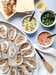 Oysters And Three Sauces Huitres Et Ses Trois Sauces D Accompagnement Projet Pastel Recettes De Cuisine Recettes Poissons Et Fruits De Mer Huitres