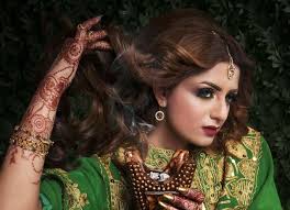 It could be anywhere from 20 minutes to two hours or more. How To Remove Henna From Hair No Bleach Methods All About The Gloss
