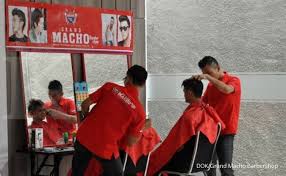 Jangan samakan barbershop dengan pangkas rambut biasa. Melirik Tawaran Pangkas Rambut