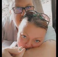 What shock upgrades are recommended for the Ascent 18 to get more flex?