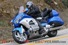 So i stopped by my honda dealer to replace the 9 year old battery on my 2002 goldwing today and they had just put the. 2012 Honda Gold Wing First Ride