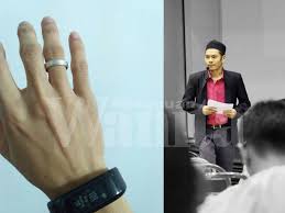 Bukan apa, tugas harian orang lelaki membuatkannya tak berapa relevan untuk tak percaya cubalah check tangan mereka, berapa kerat saja yang masih ada cincin kahwin di jari? Cincin Kahwin Mingguan Wanita
