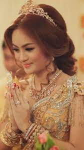 Pin By Judy Cheng On Beauty Cambodian Wedding Khmer Wedding Long Hair Wedding Styles