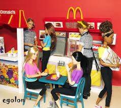 Barbie Mcdonald S Restaurant Playset Egolon S Ville En 2021 Mcdonalds Barbie Restaurantes