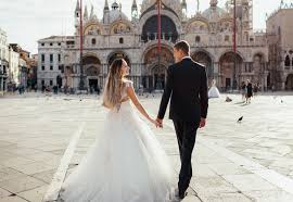 Elegant dresses for a summer wedding demand appropriate fabrics and styles suitable for summer heat. Women S Fashion Questions What To Wear To An Italian Wedding
