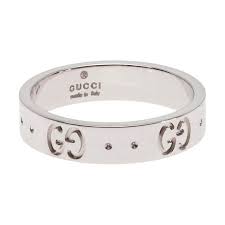 Signed Gucci Icon Collection Monogram Band Ring In 18 Karat White Gold In 2020 Cartier Love Ring Girly Jewelry Everyday Jewelry