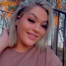 Who are some recommended photographers