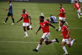 O que o jô fez ontem foi ato cássio ultrapassa lendas dos anos 50 e se torna jogador do corinthians com mais jogos internacionais. Inter Vira Nos Acrescimos E Vence O Gre Nal 429 Pelo Brasileirao Gzh