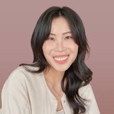 Daphne Oakes 🦋 (@thebetterdaphne)