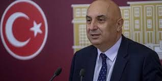 Babasının adı ziyaettin, annesinin adı gülser'dir. Engin Ozkoc Tan Erdogan A Jet Yanit Birlikte Yargilanalim Ada Manset