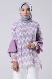 Batik ini memang sedikit saja memberikan kesan selebihnya adalah model baju batik atasan wanita lengan panjang. 49 Model Baju Batik Terbaru Wanita Modern 2021