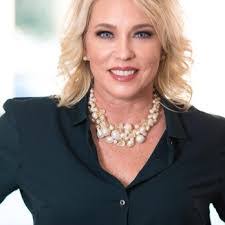 Lauren Cain's Instagram, Twitter & Facebook