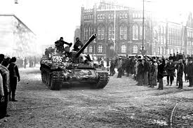 Pracę wykonali marta styczek i karol musiel imię : Stan Wojenny 1981 Tygodnik Oko