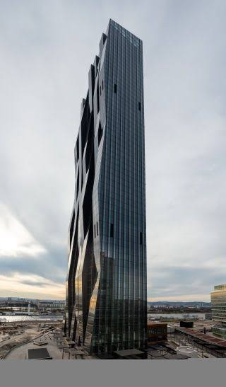 DC Tower 1 на берегу Нового Дуная, создано искусственным интеллектом