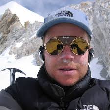 Who can build a canvas dodger or dodger-bimini for a Catalina 36 sailboat?