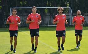 Aqui você fica sabendo tudo sobre os jogos do tricolor. Com Apenas Um Dia Entre Jogos Sao Paulo Treina No Ct Da Barra Funda Lance