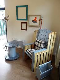 Now Come To A Pallet Made Furniture Idea For An Area Which Is Empty But A Person Likes To Spe Recycled Pallet Furniture Wood Pallet Furniture Pallet Furniture