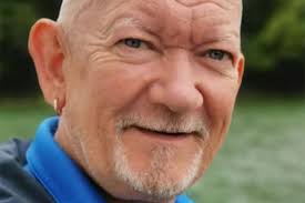 Dad of 7 Wasn't Told of Terminal Diagnosis by Hospital, So He Kept Working  Until 'Practically Bed-Bound,' Daughter Recalls