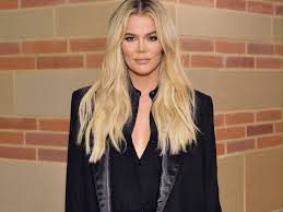 Khloé kardashian used the holiday weekend as a time to unveil bold new darker hair — and she's pretty pleased with her bronde status! A Plastic Surgeon Points Out The 3 Changes On Khloe Kardashian S Face