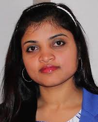 Frozen-Density Embedding Strategy for Multilevel Simulations of Electronic  Structure