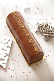 Buche Chocolat Vanille Croustillant Praline Le Blog De Novice En Cuisine Chocolat Vanille Recette Buche Chocolat Buche De Noel