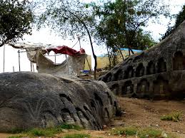 Skeda:Barabar Caves - Lingas Carved in Rock near Peak (9227545770).jpg - Wikipedia
