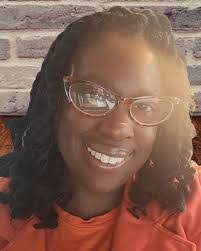 Andrea Thomas's Instagram, Twitter & Facebook