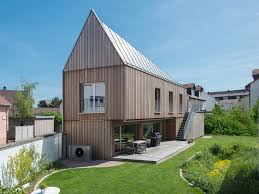Das haus ist in der regel so gebaut, dass der bauherr den schlüssel. Fertighaus Bauen Massiv Schlusselfertig Aus Holz Bauen De