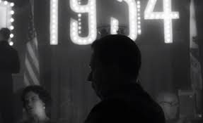 Romanzandone alcuni, riproducendone fedelmente altri (dal trailer del film visibile da. Latest Mank Trailer Harkens Back To The Struggles Of 1930 S Show Biz During The Writing Of Citizen Kane Mxdwn Movies