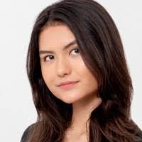 Halie Evans's Instagram, Twitter & Facebook