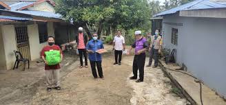 Ucapan pm terhenti hanipa pengsan. Pas Kuala Krau Serah Bantuan Kepada Penduduk