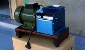 Mesin pemarut kelapa ini cocok untuk usaha makanan, restoran, katering, dan usaha kuliner lainnya. Mesin Parut Kelapa Mini Malaysia Parutan Kelapa Manual Harga Mesin Parut Kelapa Malaysia Bahan Bakar Bensin Motor Bensin Alat Parut Kelapa Kelapa Mesin Listrik