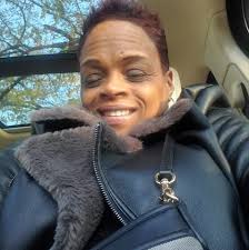 Happy birthday to you Sis Saundra Conigan! 1/4