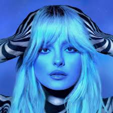 Getting ready to undo Ken Burns in my upcoming "History of Country Music"  class. First week is devoted to the 1920s, playing excerpts from songs by:  Eck Robertson, Don Richardson, Fiddlin' John