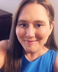 Lori Catt's Instagram, Twitter & Facebook