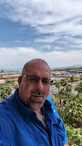 Is Las Vegas in Trouble? Exploring the City's Economic Decline Join me as I  explore Las Vegas during my vacation and discuss the slowest period I've  ever witnessed in the city. From empty rental car ...